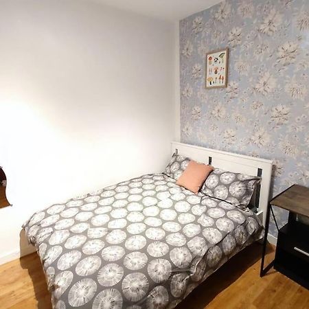 Central London Spacious Flat With 2 To 3 Bedrooms 외부 사진